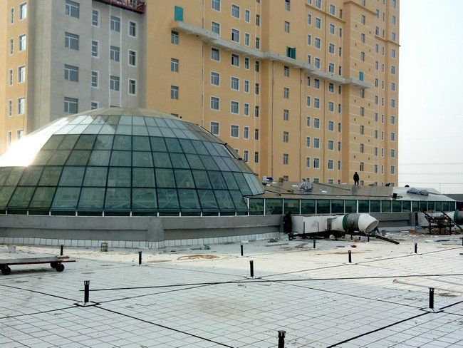 平莊中央商務(wù)區(qū)H座采光頂網(wǎng)架屋面工程